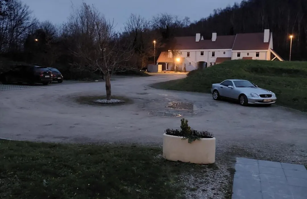 La Chambre Et Le Studio Du Chateau Du Golf De Bernalmont-1