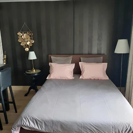 La Chambre Et Le Studio Du Chateau Du Golf De Bernalmont-2